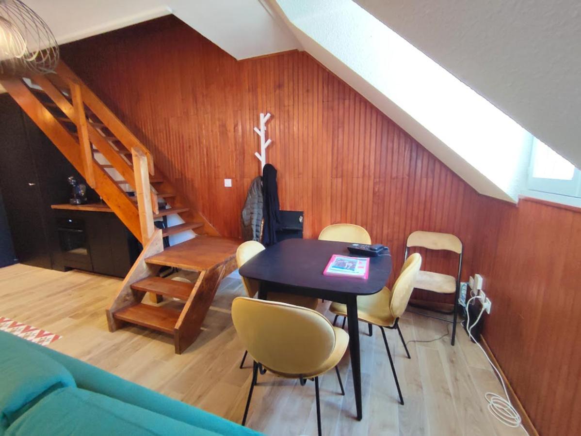 Au Cocon De Joy, T3 Duplex, Wifi, 4 Personnes Apartment Bagneres-de-Luchon Bagian luar foto